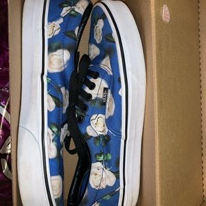 “Romantic Floral” Low top Vans